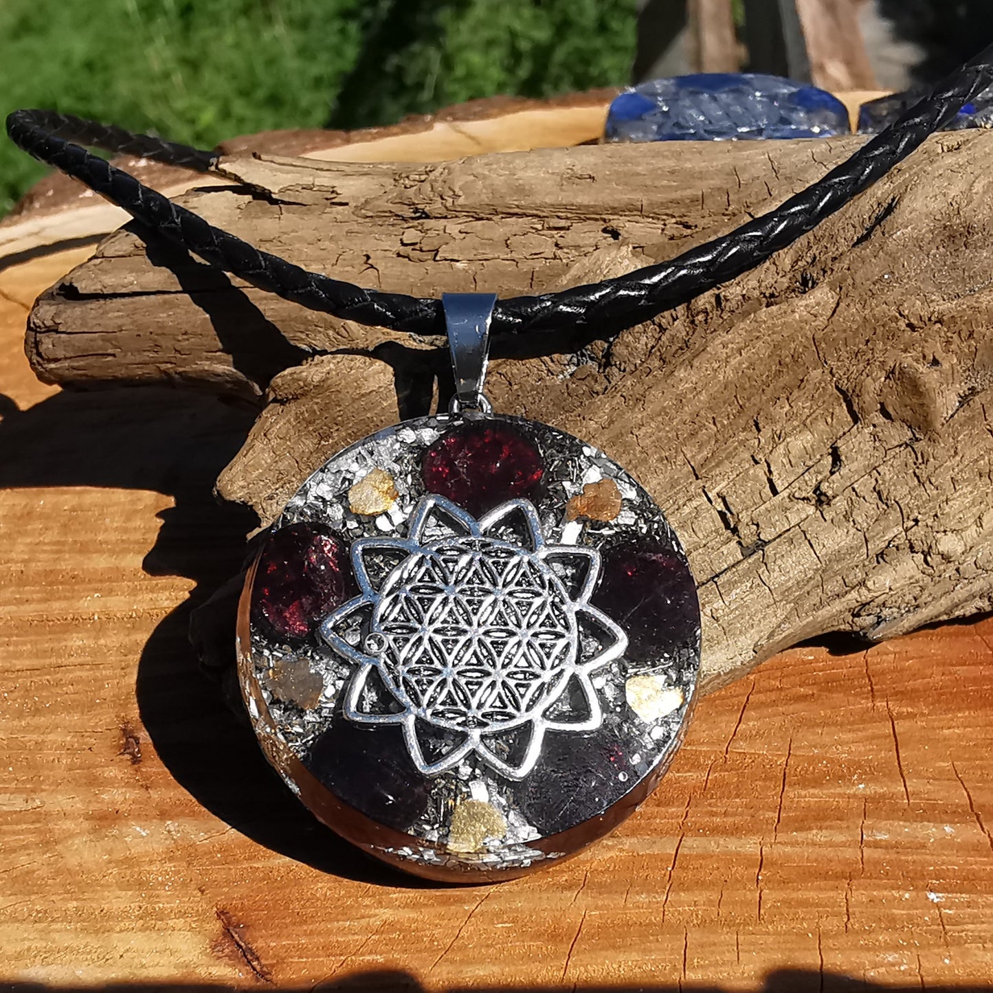 Grosser Orgone Anhänger INNERES FEUER mit GRANAT Lebensblume silber