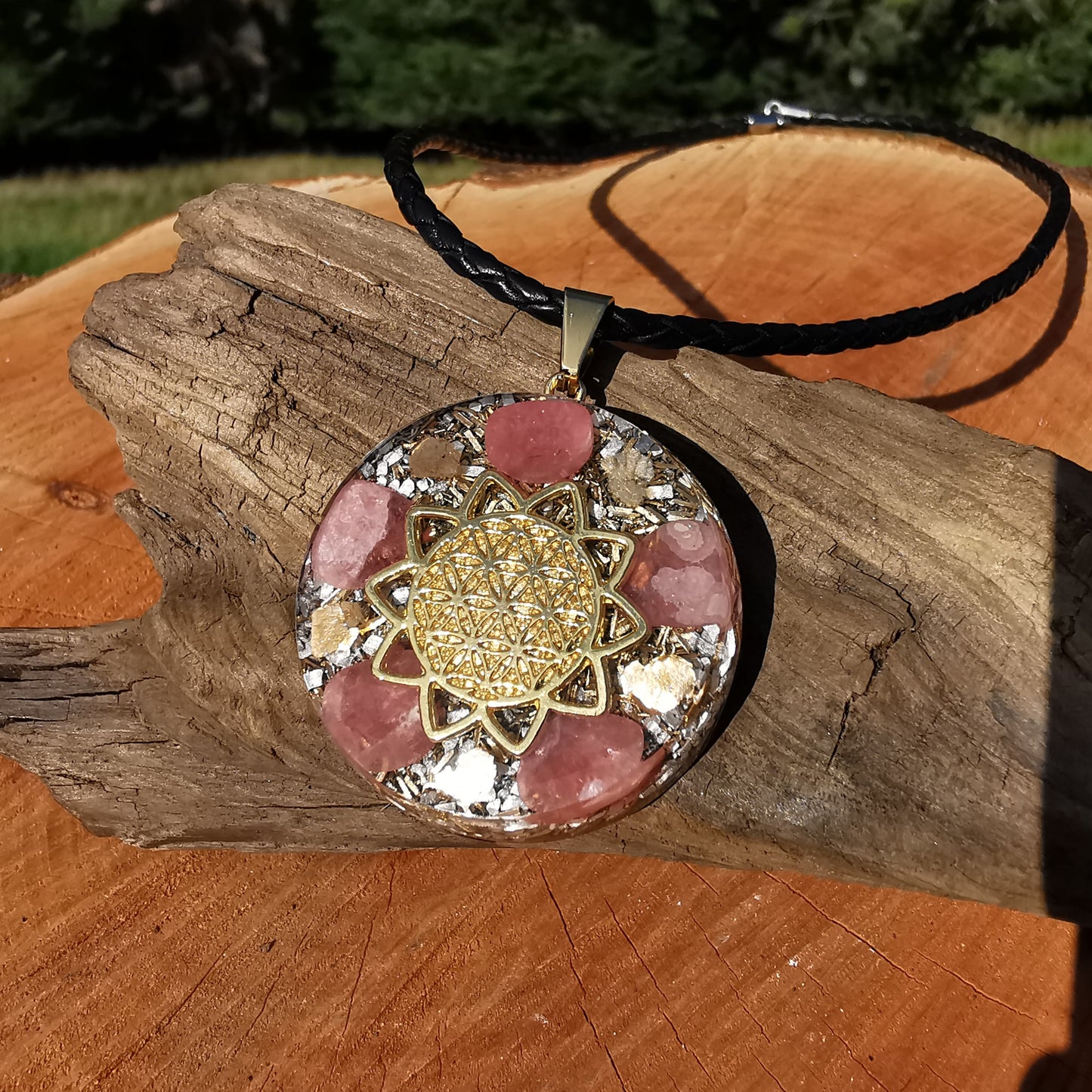 Grosser Orgone Anhänger LIEBE mit RHODOCHROSIT Lebensblume gold