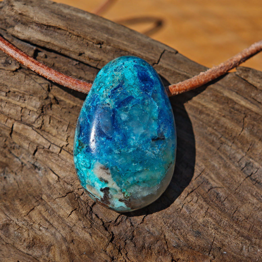 Shattuckit Trommelstein gebohrt Unikat