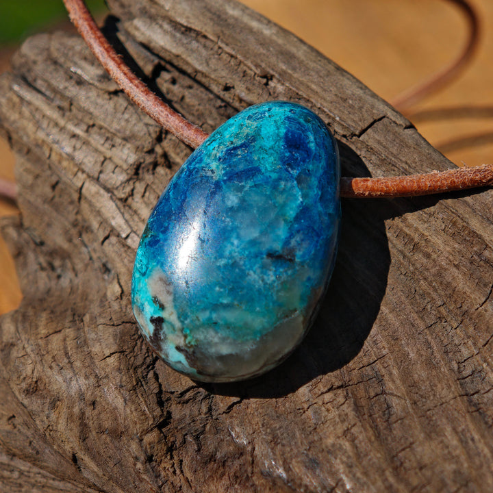 Shattuckit Trommelstein gebohrt Unikat