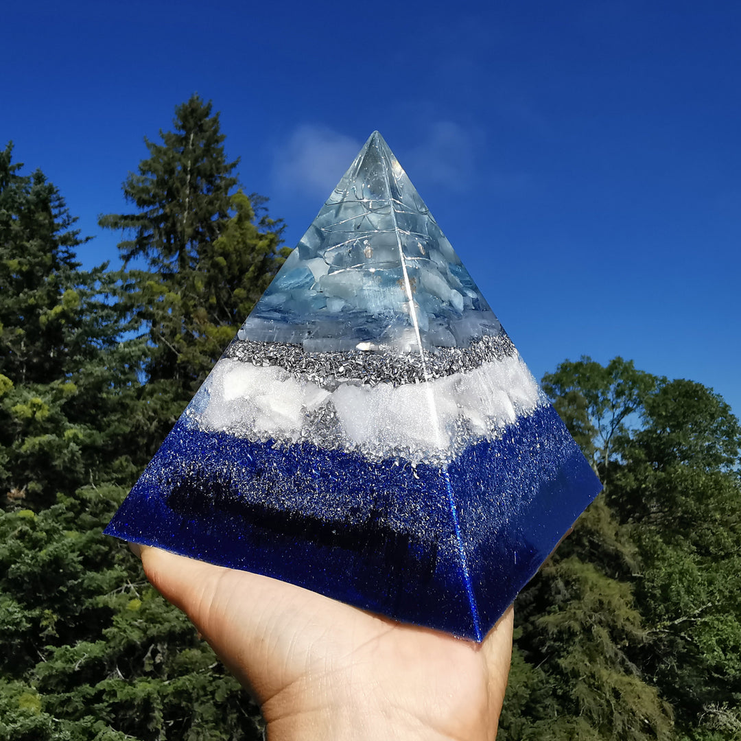 Orgone Pyramide SPIRITUELLE REINIGUNG 15cm Bergkristall Aquamarin Kyanit Selenit Baryt