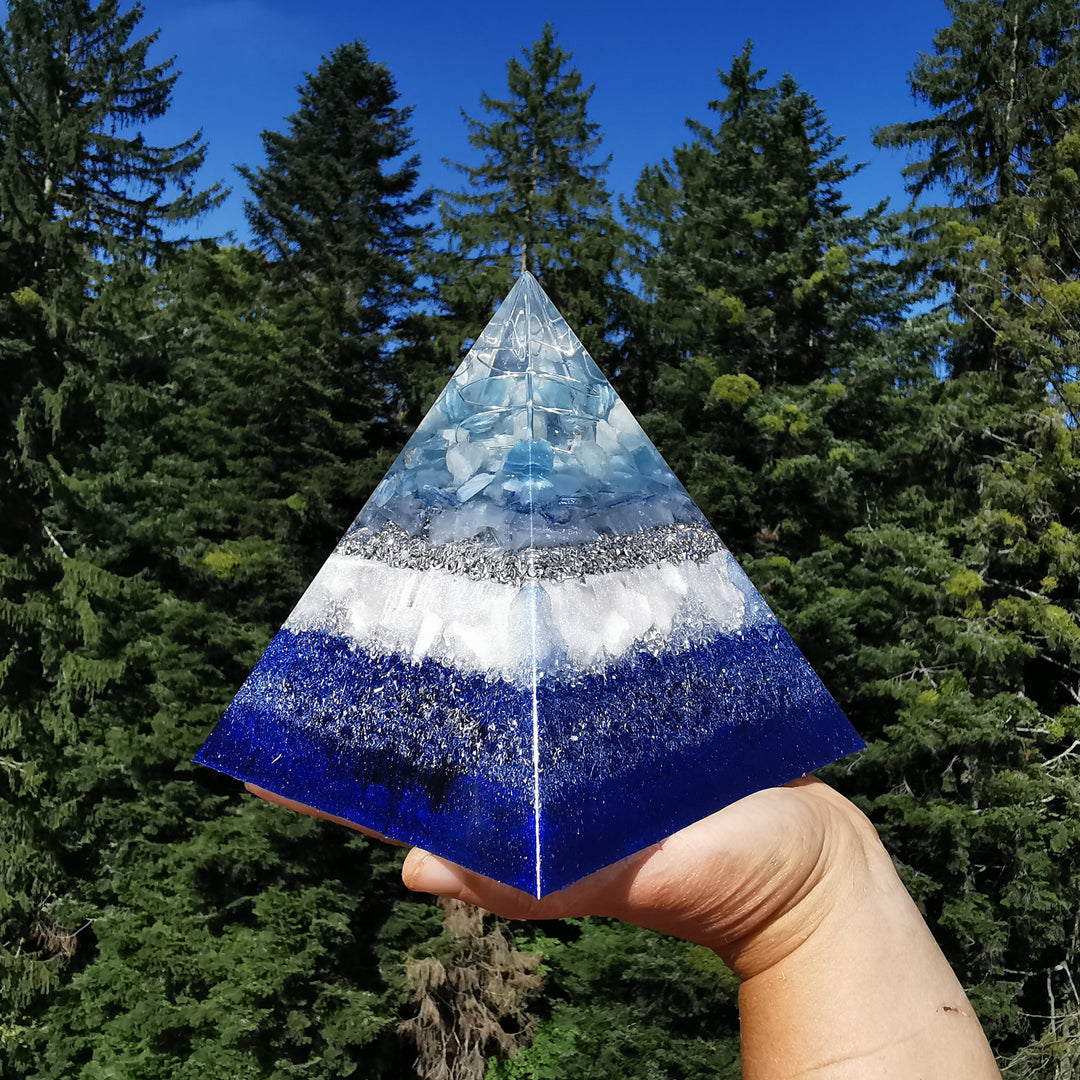 Orgone Pyramide SPIRITUELLE REINIGUNG 15cm Bergkristall Aquamarin Kyanit Selenit Baryt