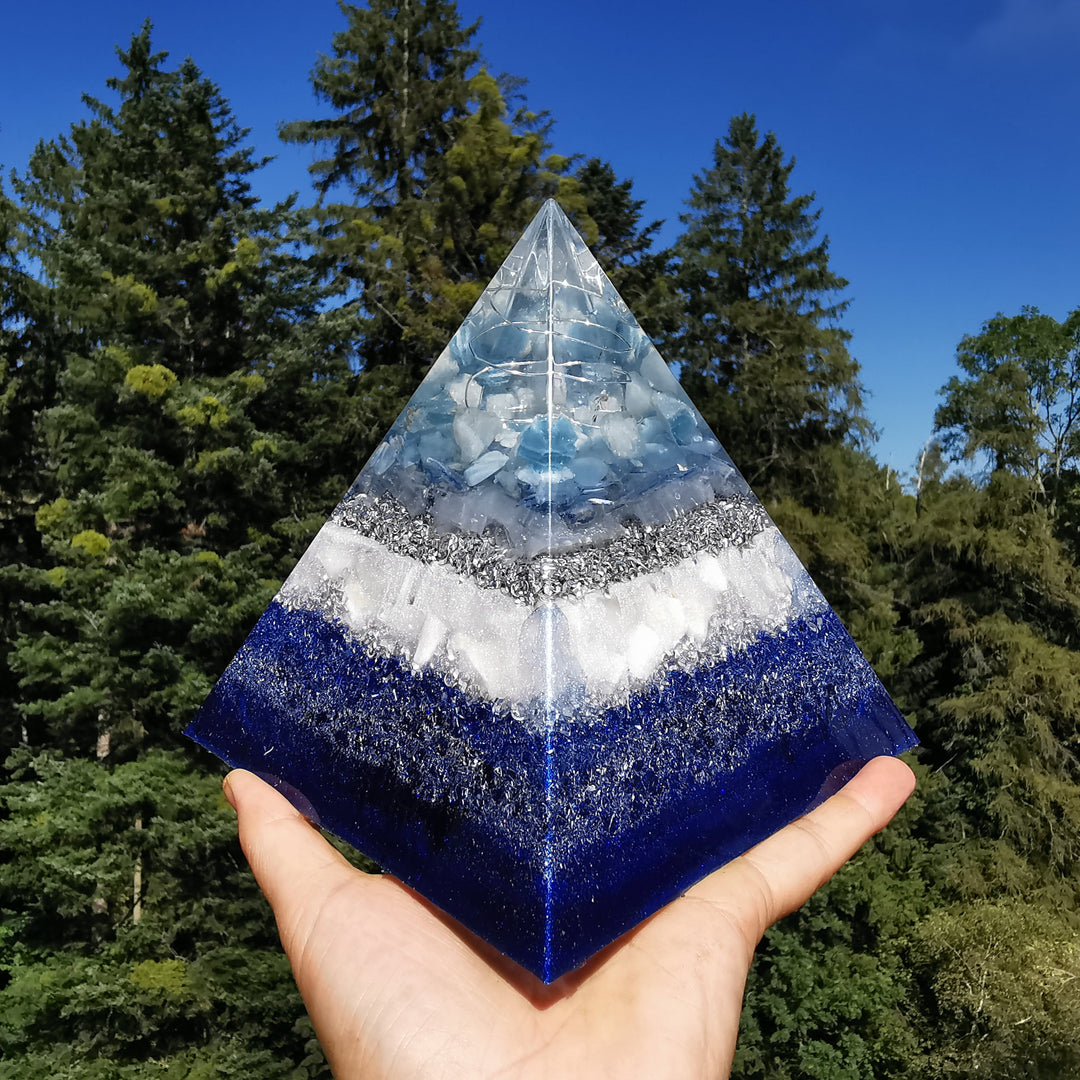 Orgone Pyramide SPIRITUELLE REINIGUNG 15cm Bergkristall Aquamarin Kyanit Selenit Baryt