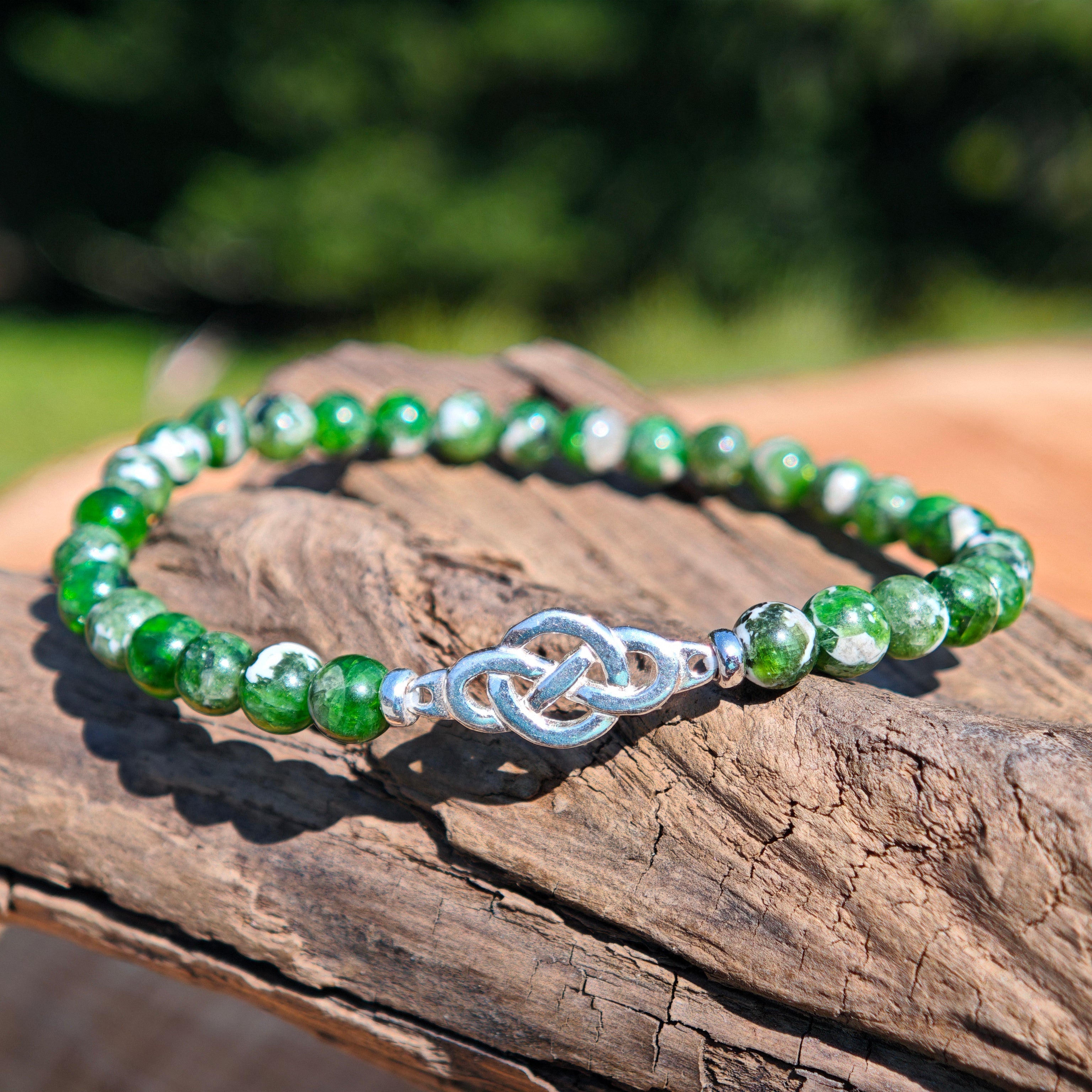 Edelstein Schmuck mit Liebe gemacht