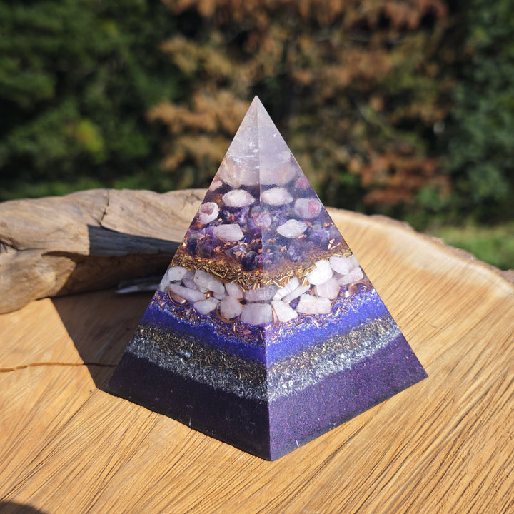 Orgone Pentagonal Pyramide HARMONISIERUNG Rosenquarz Morganit Kunzit Turmalin Amethyst  ⌀12cm ↑11.5cm