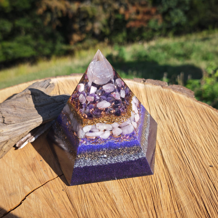 Orgone Pentagonal Pyramide HARMONISIERUNG Rosenquarz Morganit Kunzit Turmalin Amethyst  ⌀12cm ↑11.5cm