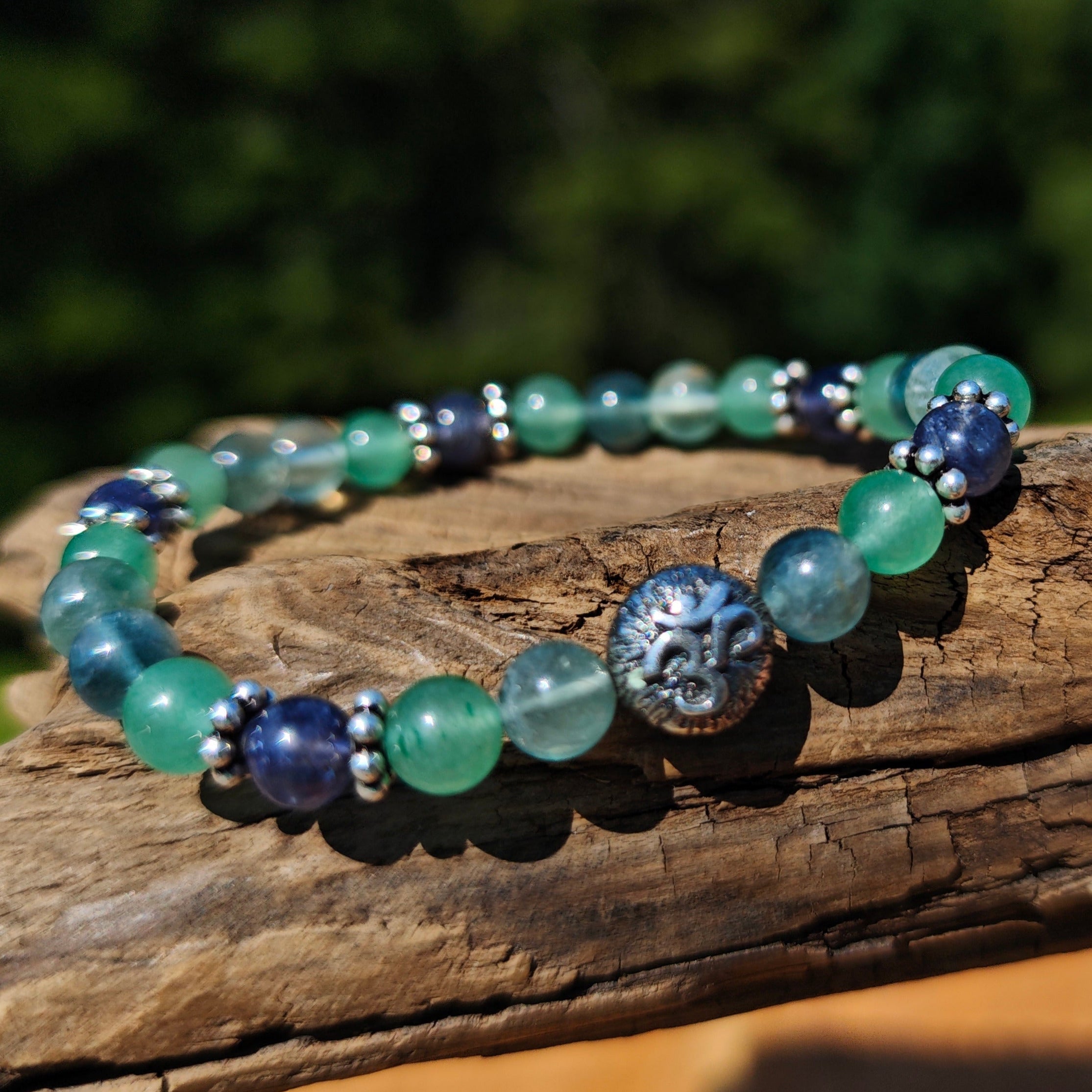Edelstein Schmuck mit Liebe gemacht