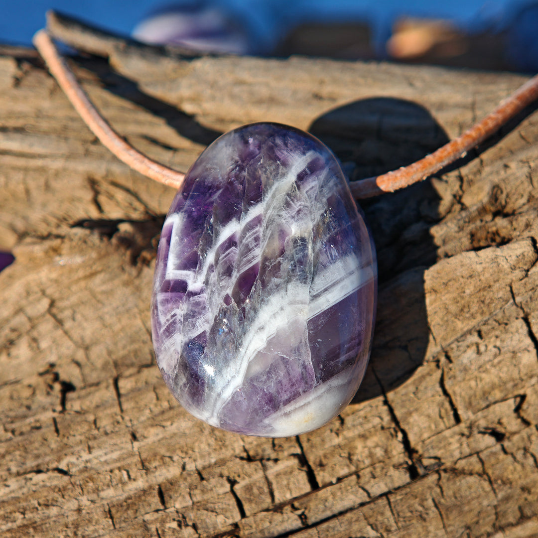 Amethyst Chevron (Innerer Frieden - Vitalität) Anhänger Trommelstein gebohrt 9 Stück zur Auswahl
