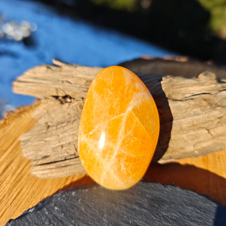 Calcit orange (Entwicklung-Optimismus) Handschmeichler 6 zur Auswahl