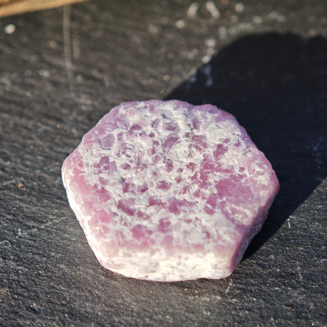 Rubin naturbelassene Hexagone 3 Grössen