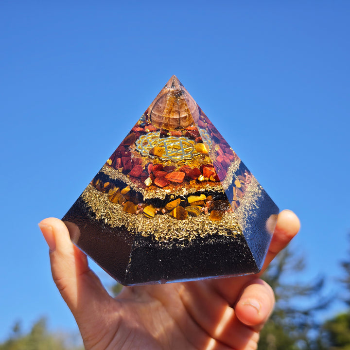 Orgone Hexagonal Pyramide SCHUTZ & MUT ⌀12cm ↑7.6cm