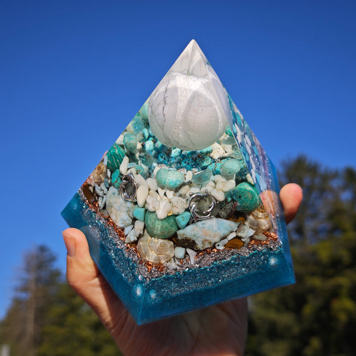 Pentagonal Pyramide SPIRIT OF ATLANTIS 13cm