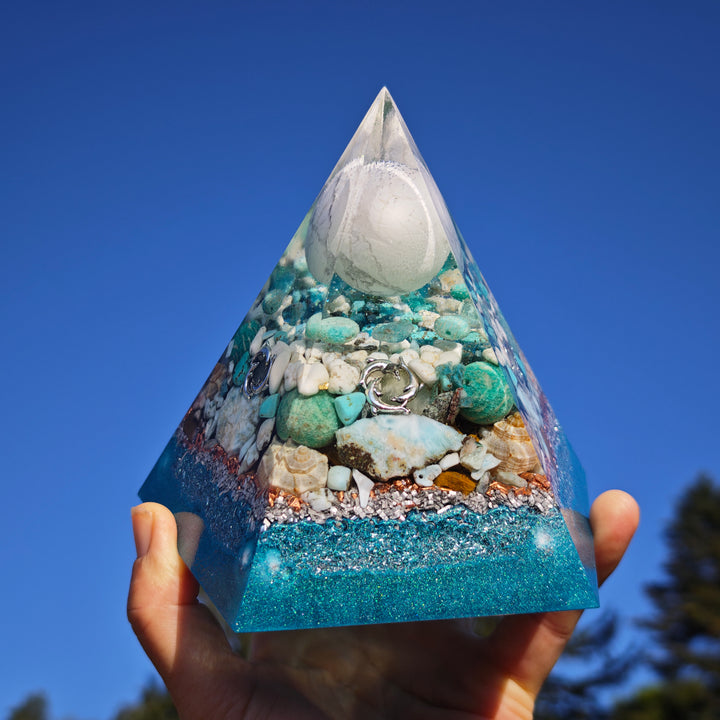 Pentagonal Pyramide SPIRIT OF ATLANTIS 13cm
