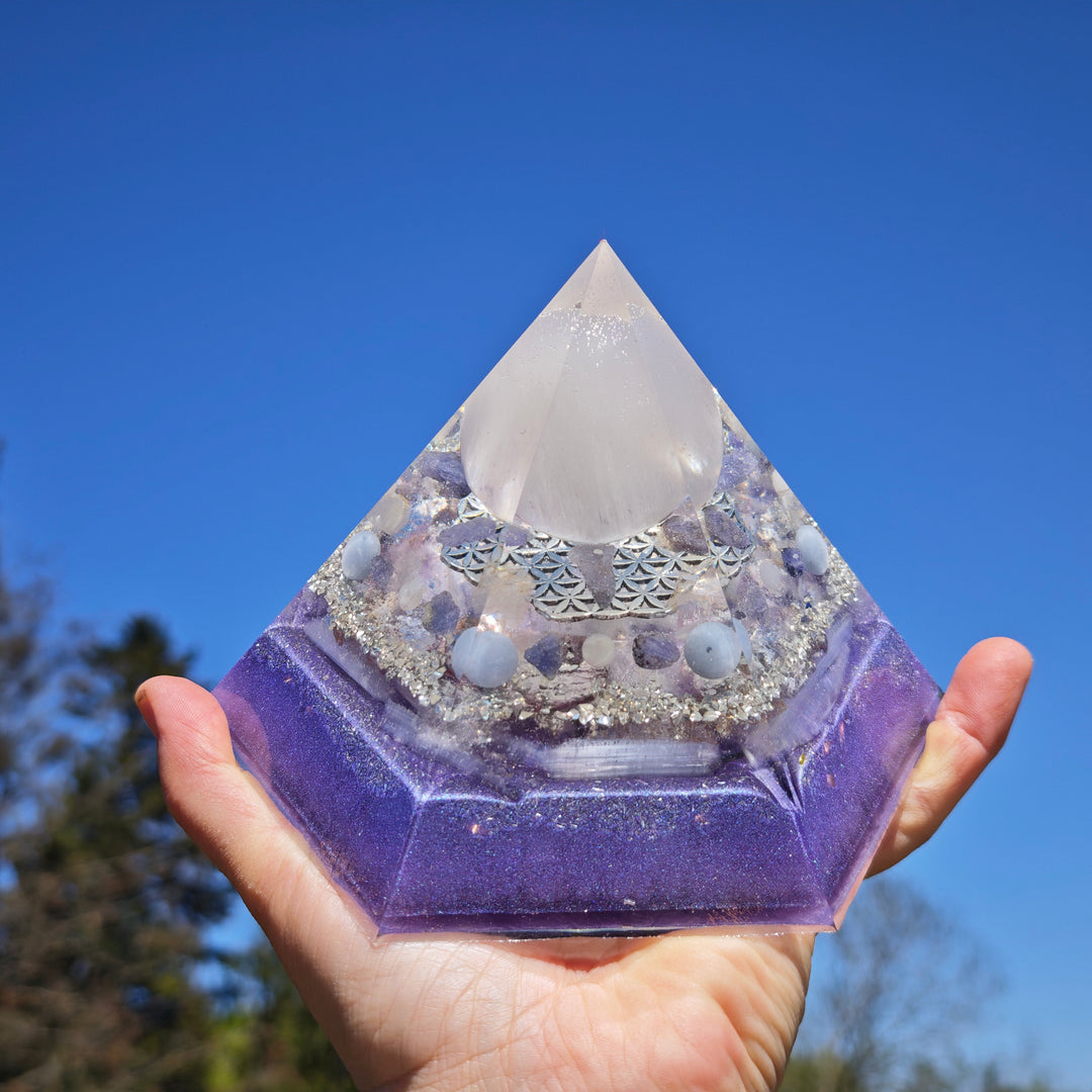 Orgone Hexagonal Pyramide BEWUSST SEIN Selenit Tansanit Mondstein Angelit Lepidolith →15cm ↑10cm