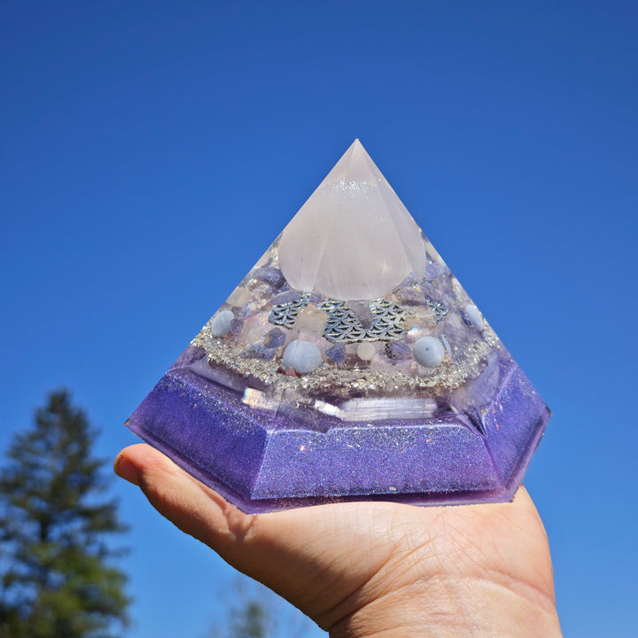 Orgone Hexagonal Pyramide BEWUSST SEIN Selenit Tansanit Mondstein Angelit Lepidolith →15cm ↑10cm