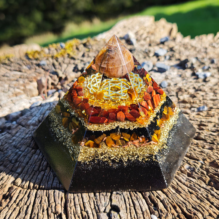 Orgone Hexagonal Pyramide SCHUTZ & MUT ⌀12cm ↑7.6cm