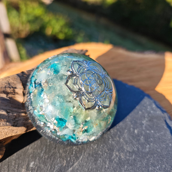 Hemisphäre MEDIALITÄT mit BLAUEM APATIT & AQUAMARIN 7cm