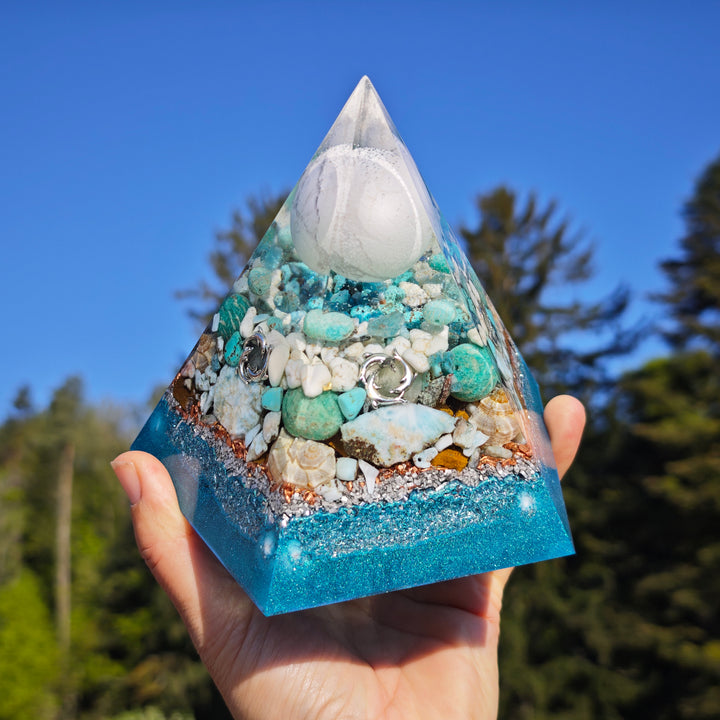 Pentagonal Pyramide SPIRIT OF ATLANTIS 13cm