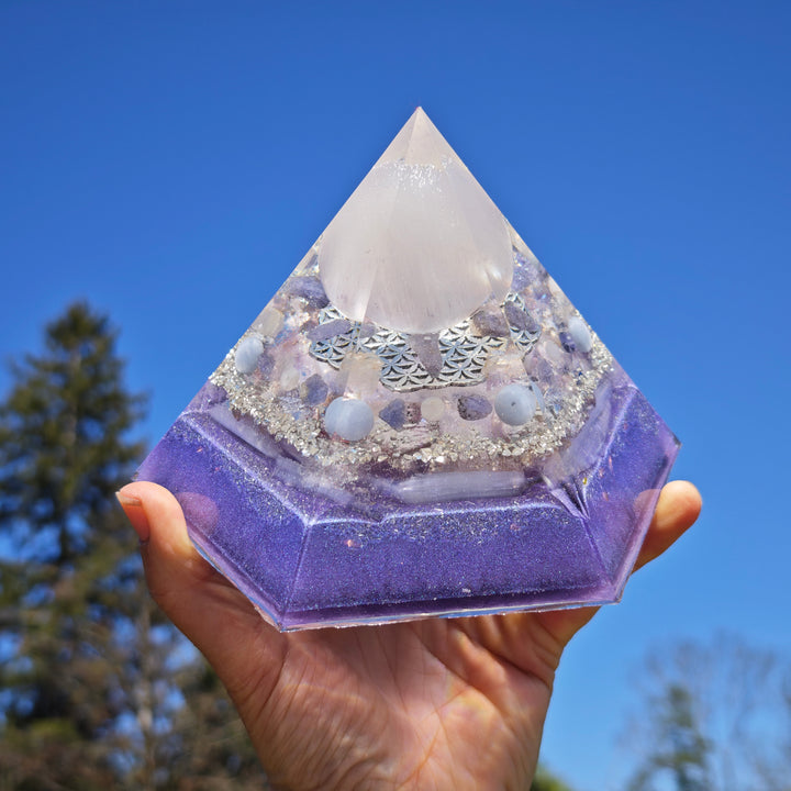 Orgone Hexagonal Pyramide BEWUSST SEIN Selenit Tansanit Mondstein Angelit Lepidolith →15cm ↑10cm