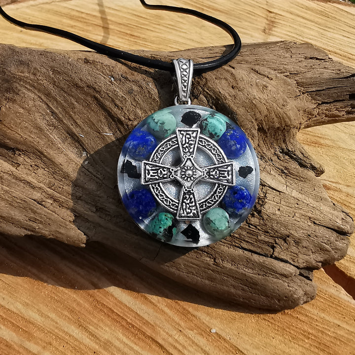 Orgone Anhänger WAHRNEHMUNG mit Chrysokoll und Lapislazuli Kelten Kreuz S925