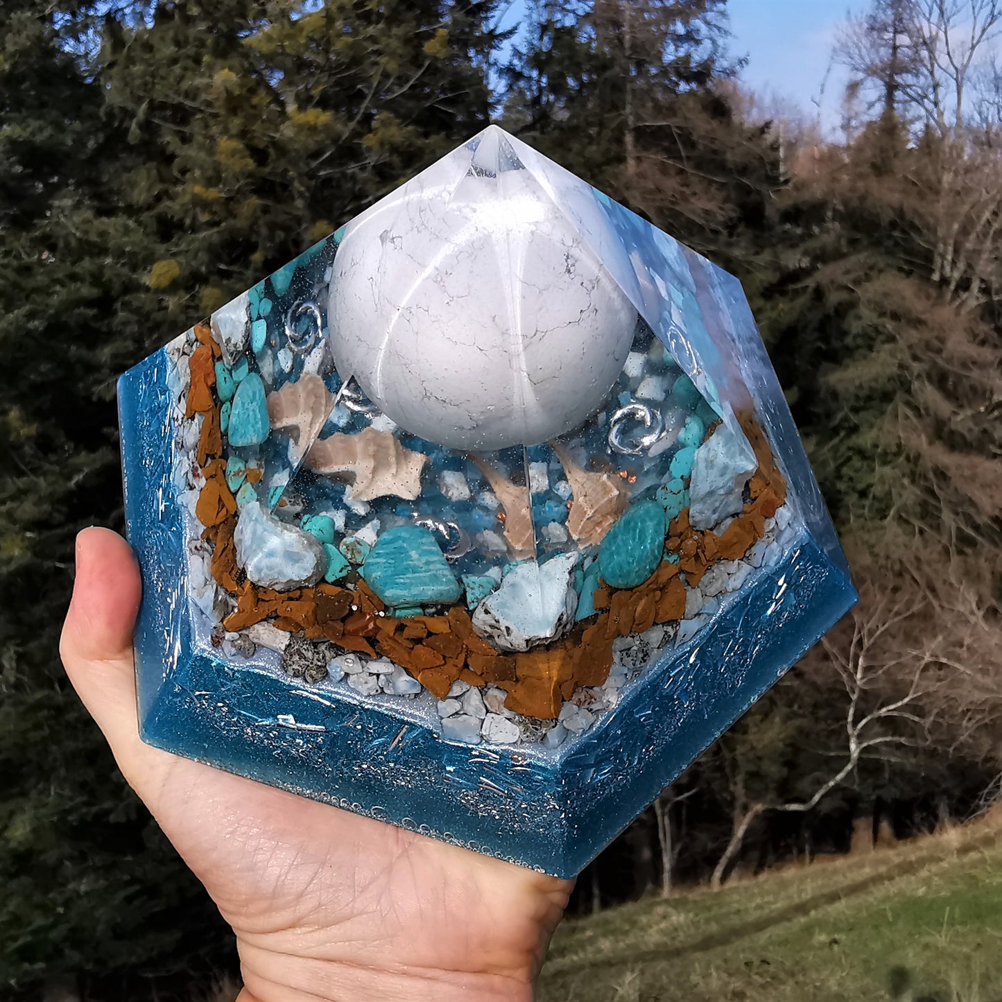 Hexagonal Pyramide SPIRIT OF ATLANTIS 19cm
