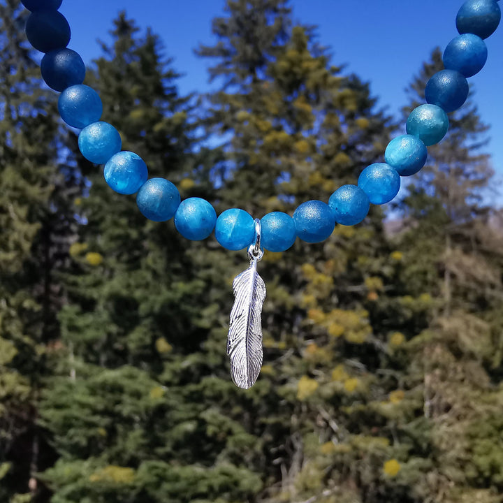 Edelsteinkette STÄRKE blauer Apatit 6mm Kugeln S925 Feder 38cm